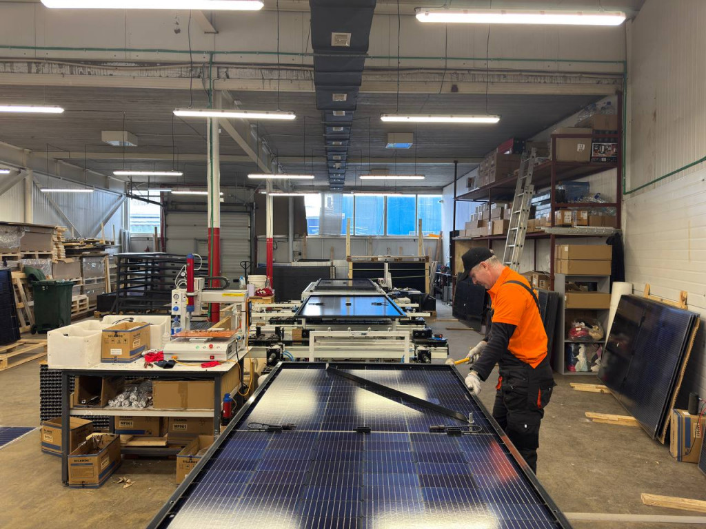 Переможець 100 gREen AWARD-2025 у категорії «Кращий “сонячний” проєкт: Сонце народжене сонцем» ТОВ “Ембуд”