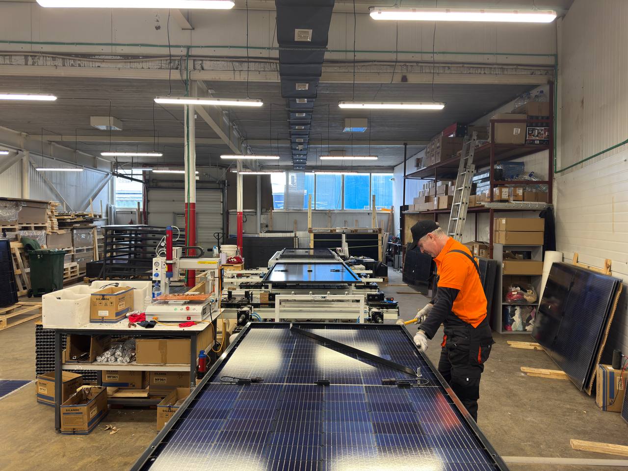 Переможець 100 gREen AWARD-2025 у категорії «Кращий “сонячний” проєкт: Сонце народжене сонцем» ТОВ “Ембуд”