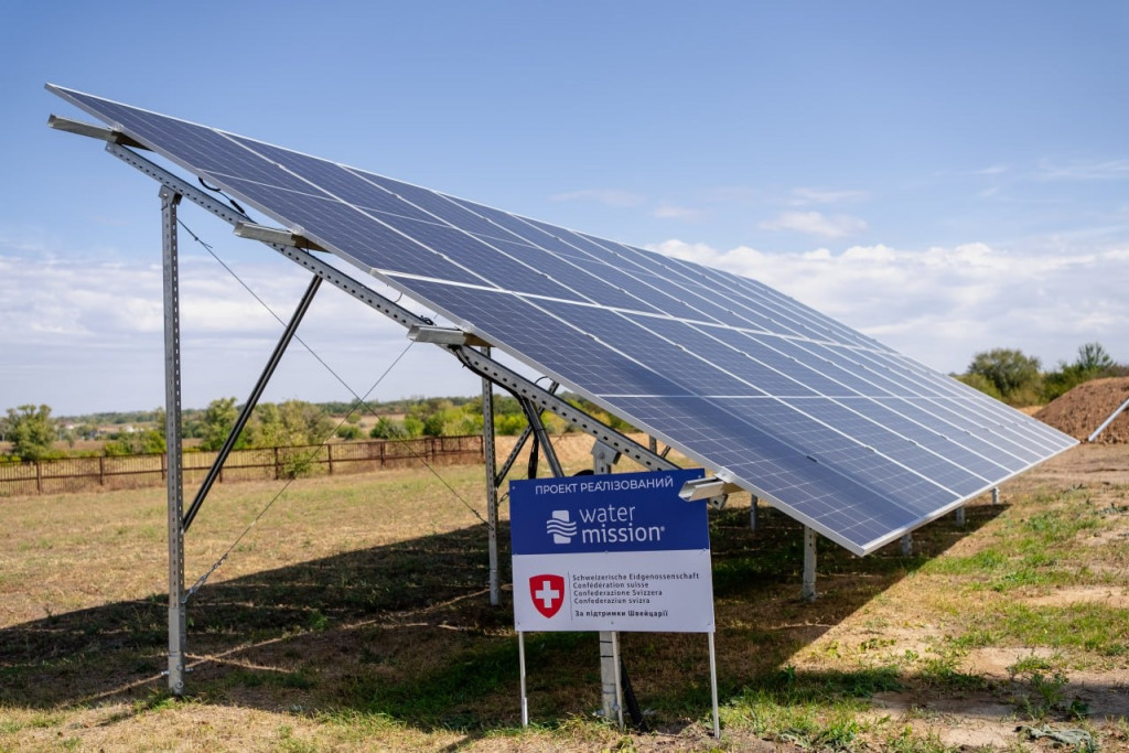 «Чиста енергія для чистої води»: як сонячна енергетика допомагає громадам під час блекаутів